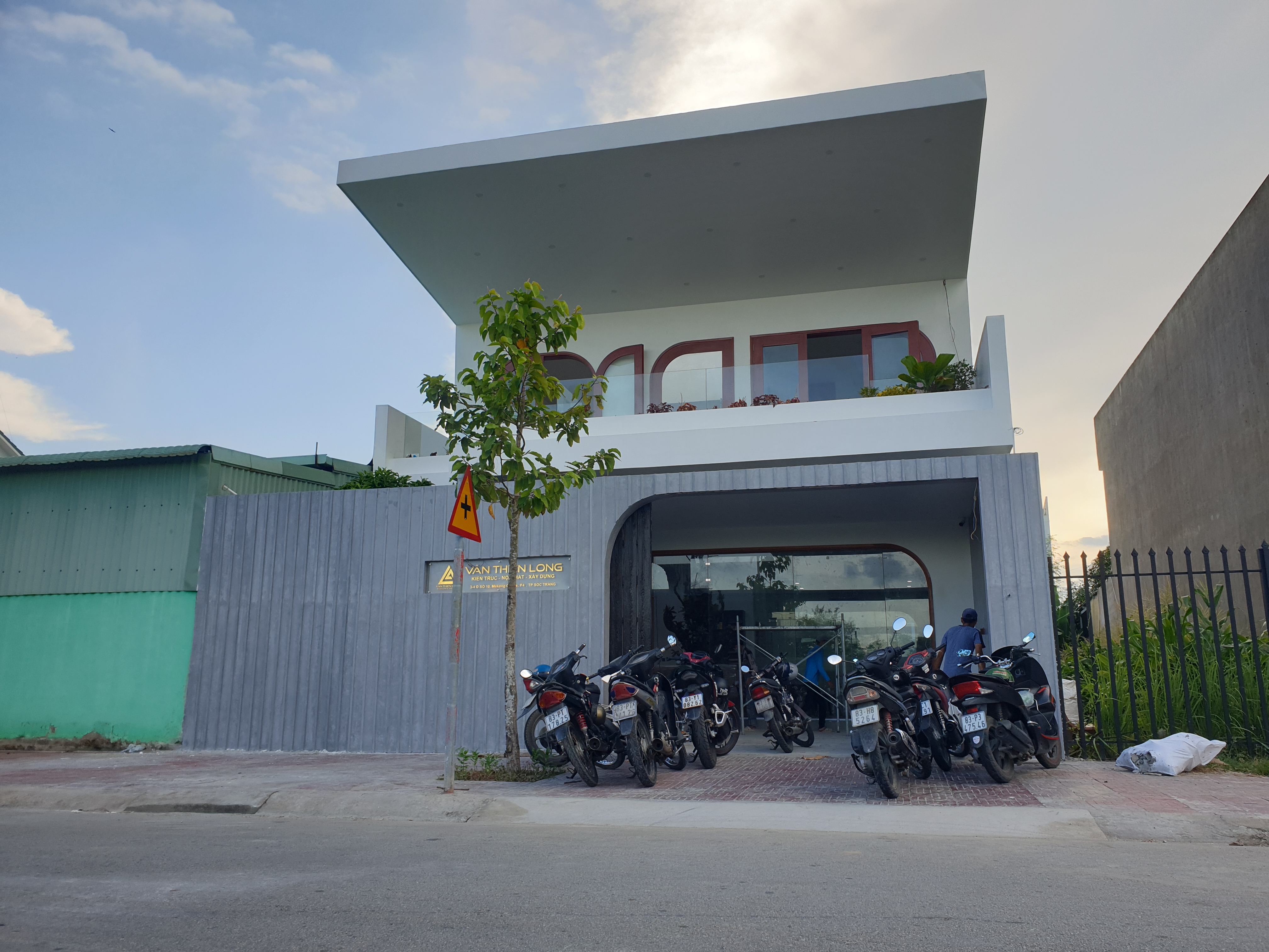 Nhà Phố Hiện Đại 5A